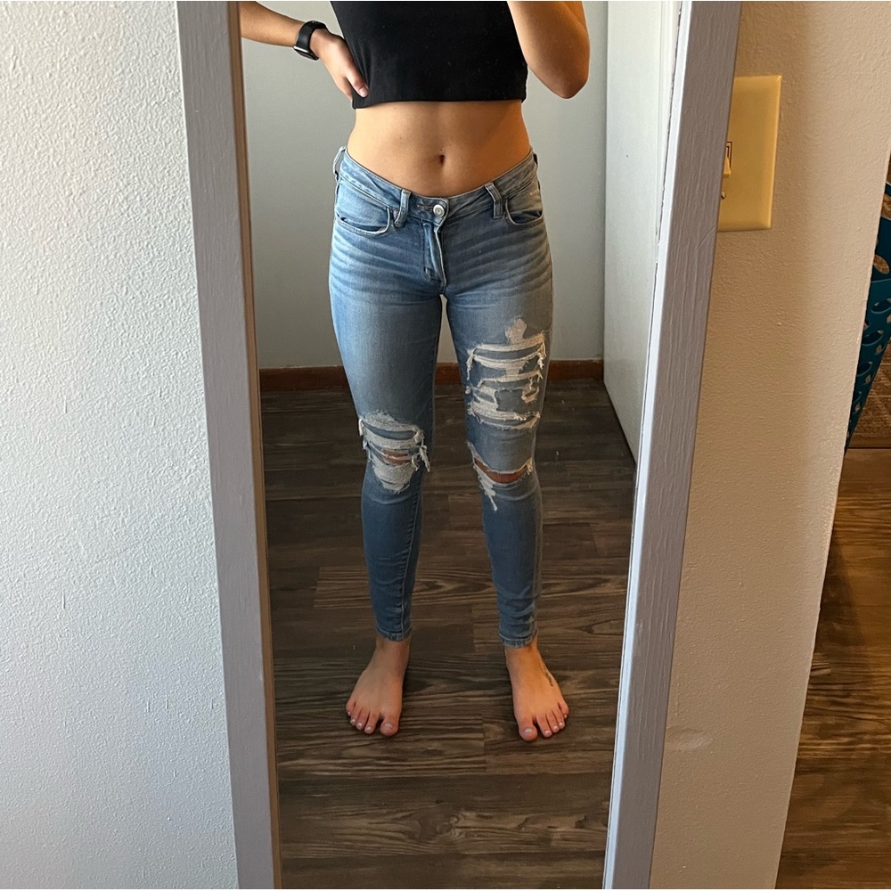 American Eagle- Skinny Jeans- Mid-rise